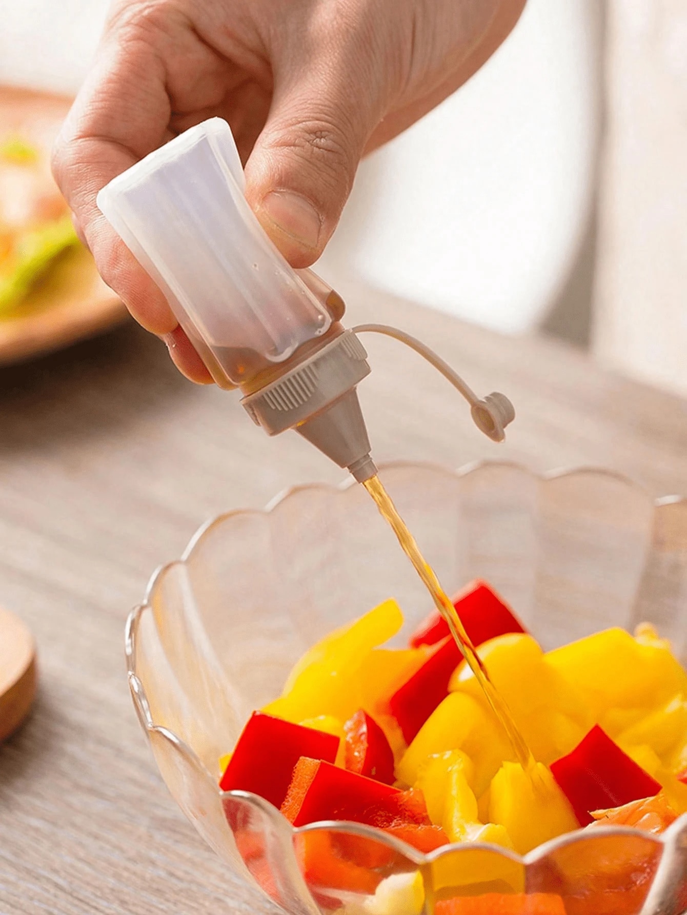 2/4/6Pcs Portable PP Sauce Squ - Herb Keeper Bottle review and price